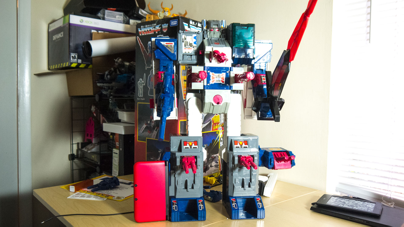 Illustration for article titled The Largest Transformer Ever Made, Until Metroplex Ruins Everthing